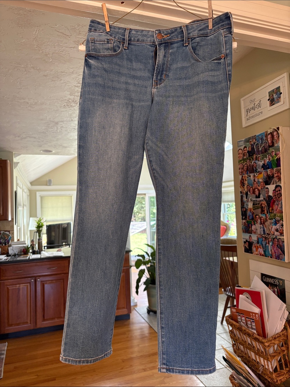 Old Navy Women's Medium Blue Straight-Leg Jeans